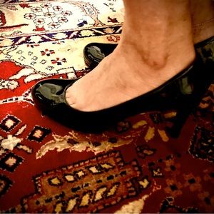 Beautiful Stuart Weitzman Black Patten Leather Pumps, Good Condition-Used-7 1/2M